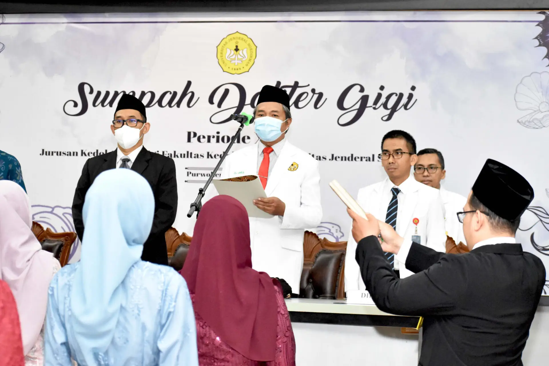 13 Dokter Gigi Baru FK UNSOED, Diambil Sumpah